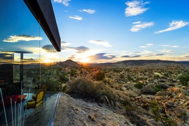 moderne ørkenhus ørkenlandskab solnedgang