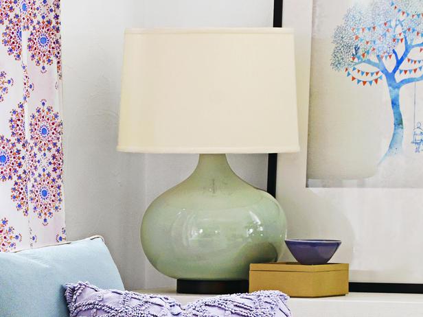 sej bordlampe grøn beige lilla farver