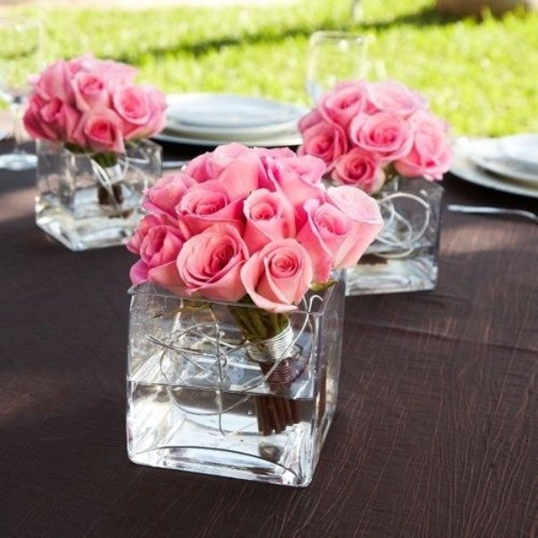 roser-buket-bord-dekoration-bryllup-idé