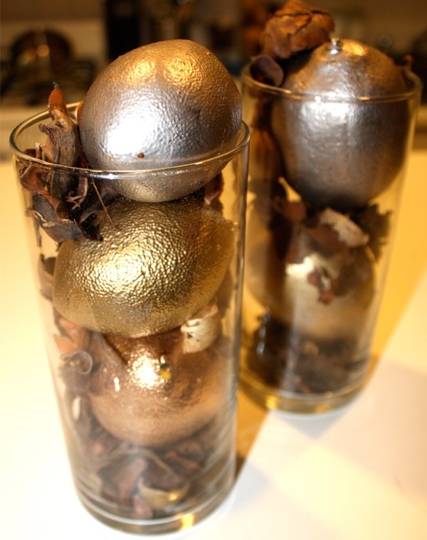 DIY-Metallic-fruit-vase-idé-bryllup