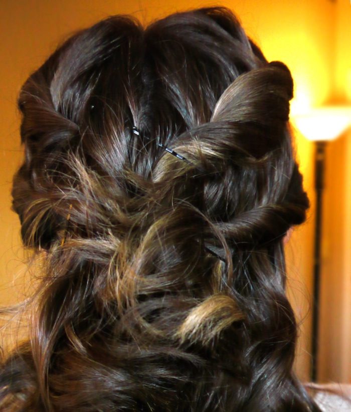 Sommer-frisure-boho-twist-hair-twist-on-the-back-of-the-head-fix