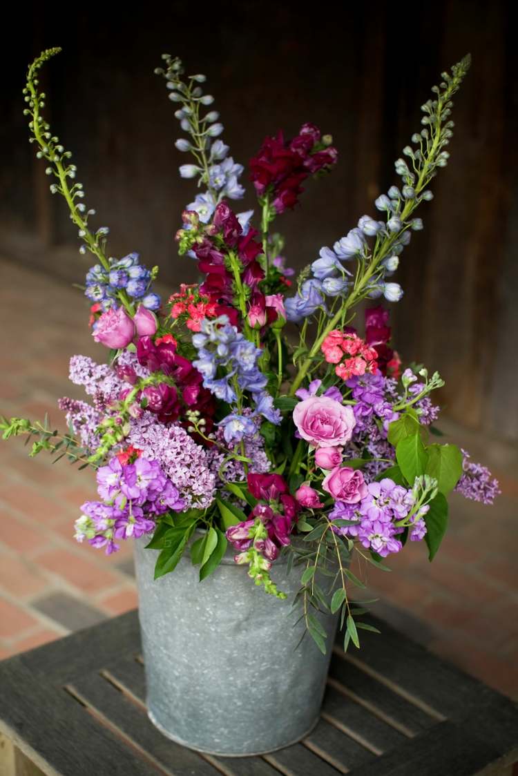 sommerbuket pink-lilla-blå-spand-metal-kar