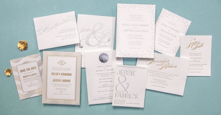 Invitationskort til brylluppet -different-letter-post-invitation-blaetter-blue