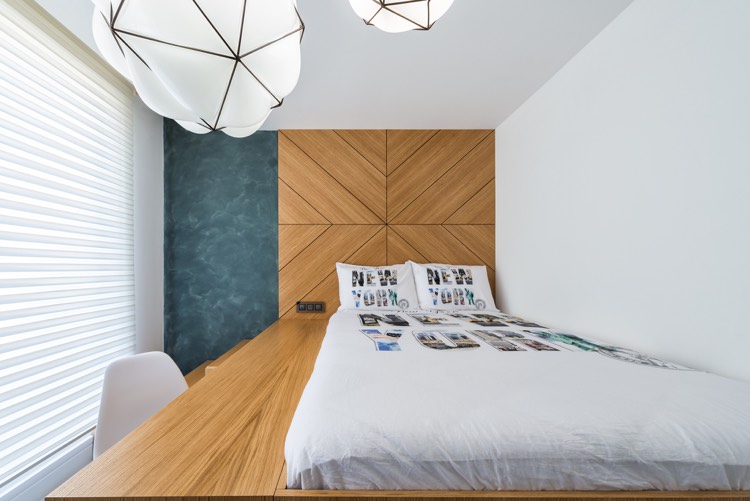 soveværelse-ungdomsværelse-loft seng-træ-vægpaneler-effekt gips