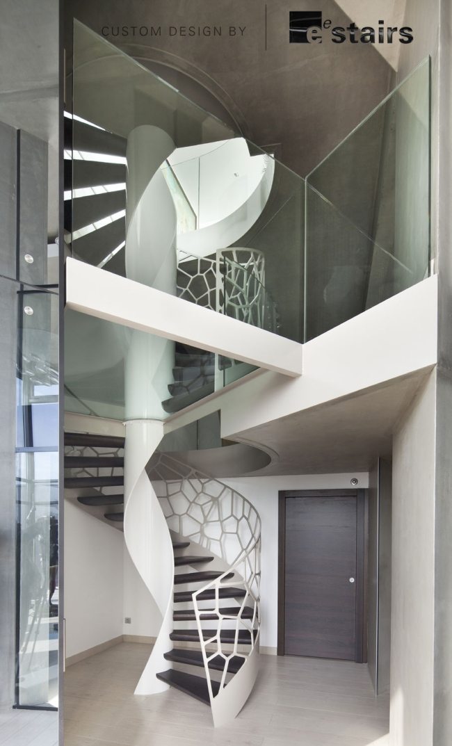 Trappe gelænder design vindeltrappe hvidt eestairs glas