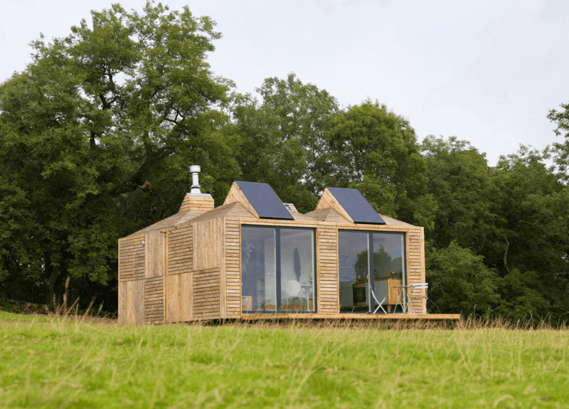 spar energi bungalow-idé-ferie-hjem-sol-integreret-vinduesfront