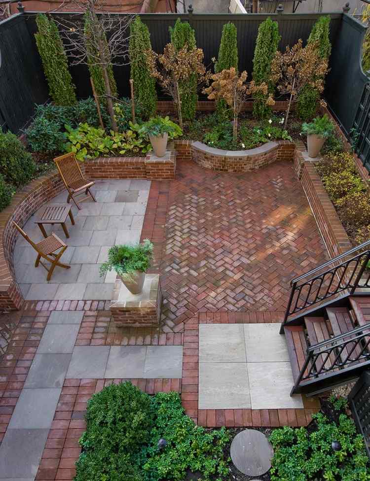 terrasse-design-mursten-brolægning-havemøbler-træ