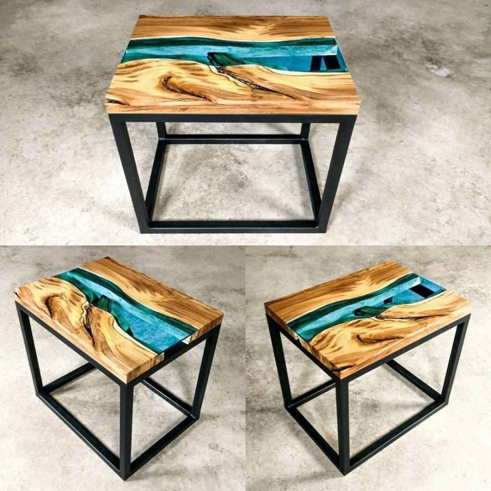 lille sofabord lavet af epoxyharpiks og træ på en jernkonstruktion