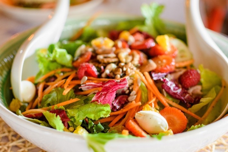 Kost til atopisk dermatitis Forbered opskrifter på salat med grøntsager og frugt og tørret frugt
