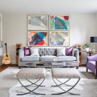 Dekorer væggen over sofaen med modulære malerier