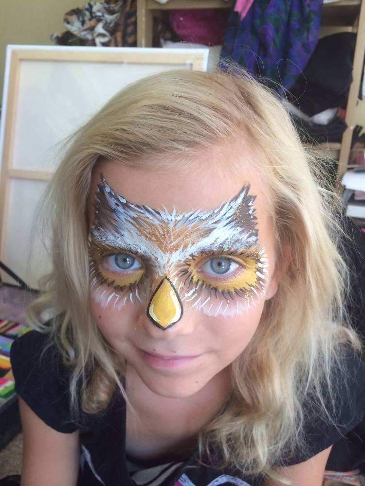 ansigt som ugle make-up karneval make-up