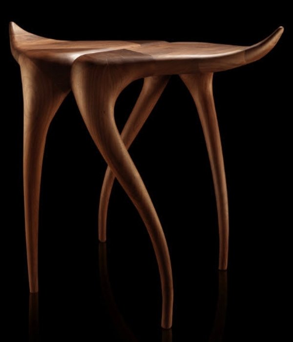 designer skrivebord af paco camús træskammel