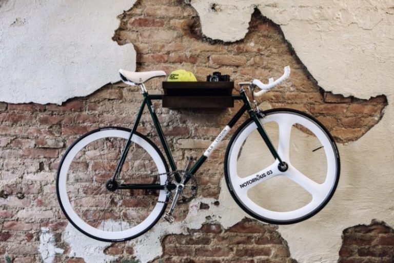 cykel-mount-væg-bygge-dig selv-ideer-mursten-væg-ru-design-hylde-samling