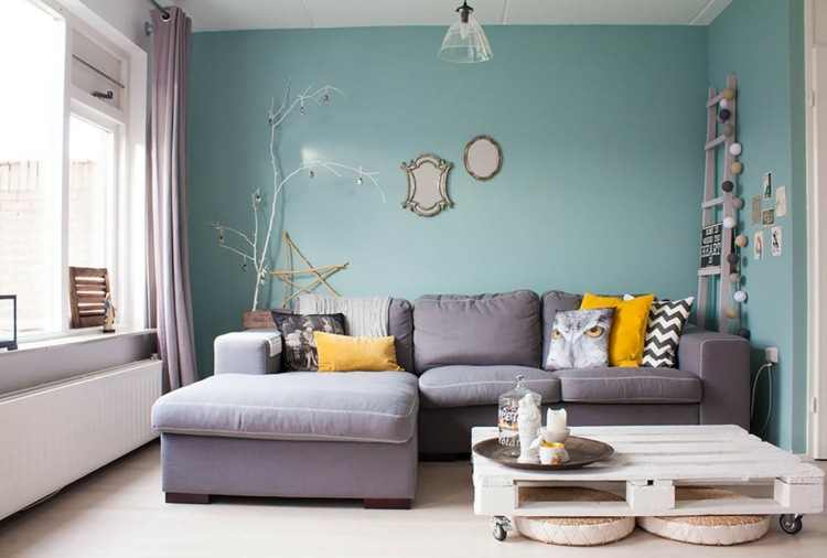 Farve stue blå væg farve grå sofa interiør