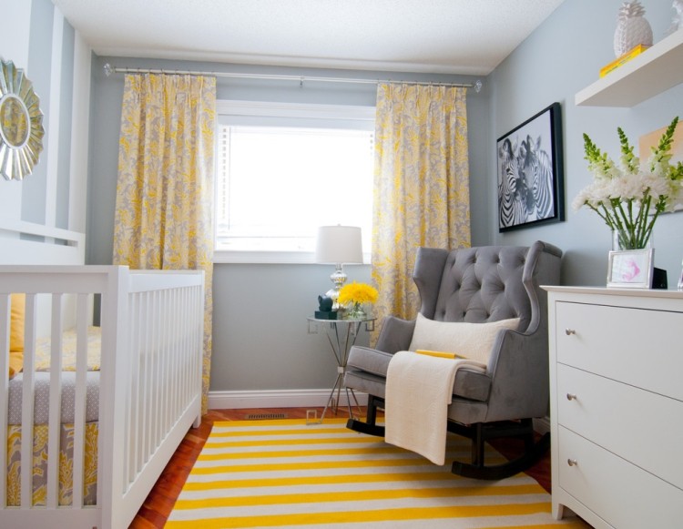 farver-baby-værelse-lys-grå-væg-farve-kombination-solrig-gul