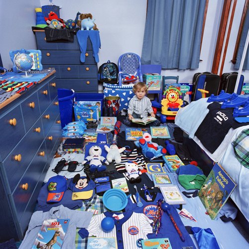 Børneværelse til drenge blå skabe legetøj