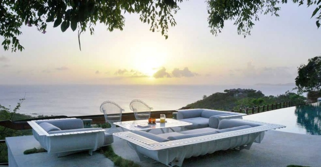 ferie villaer i caribien udsigt caribiske hav sidder ved poolen
