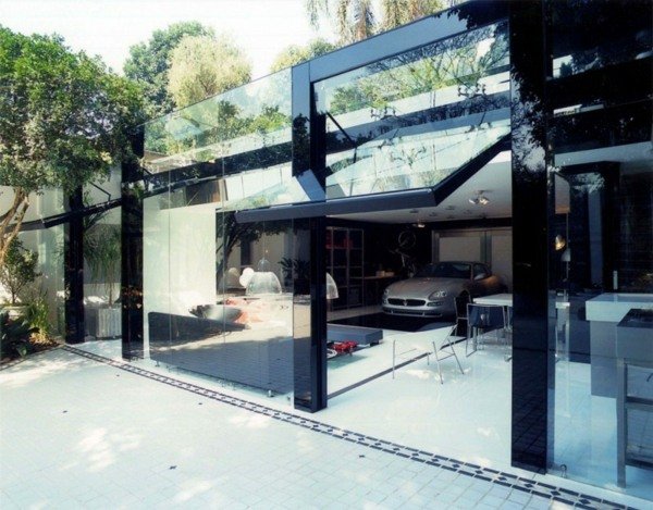Design af garageporte i glas