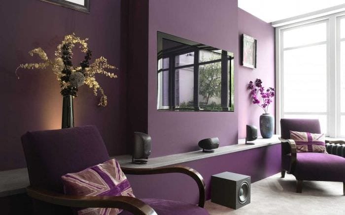 светло лилав диван в стил хол