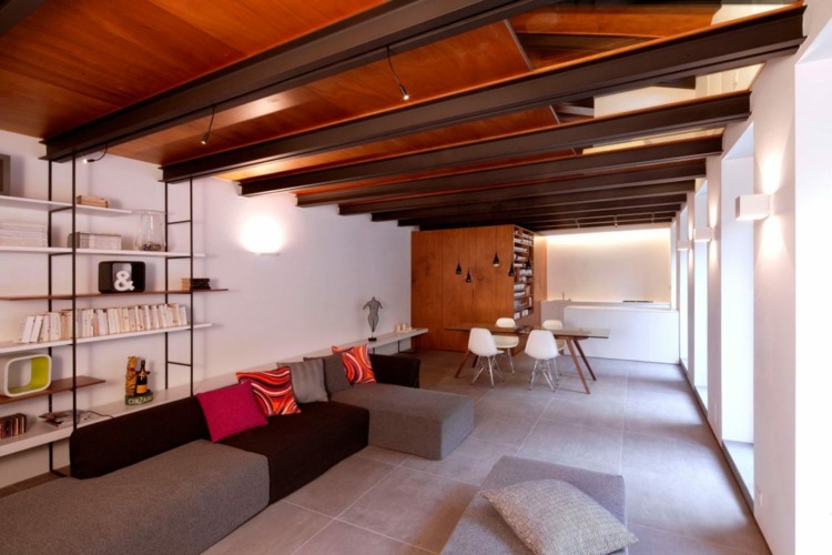 fliser i storformat stue-design-loft-stålbjælker