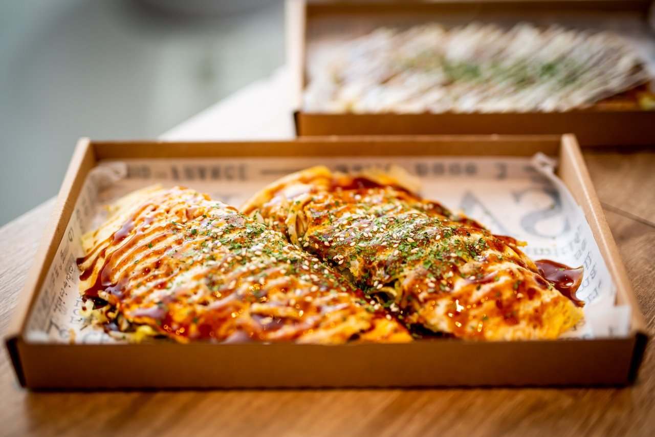 Japansk pandekageopskrift Okonomiyaki -tilberedning simpelthen vegansk