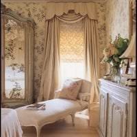 schöne Schlafzimmereinrichtung im französischen Stil Foto