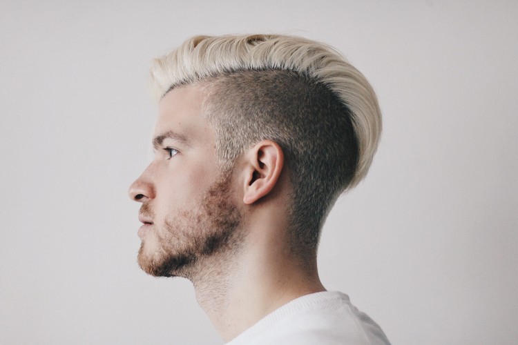 frisure-trends-mænd-blond-hår-mænd-frisure-sidecut-side afsked