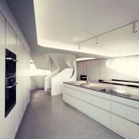 Küche im futuristischen Stil in ungewöhnlichem Farbfoto