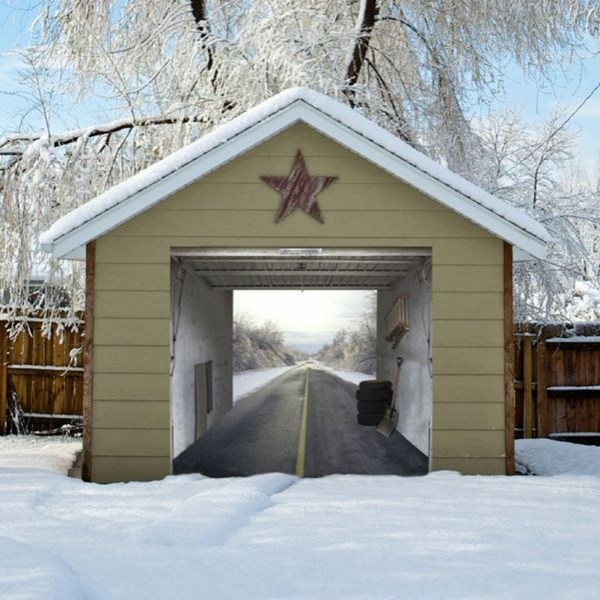 Elektrisk garageport lavet af træ dekorativ klæbende film fotovæg