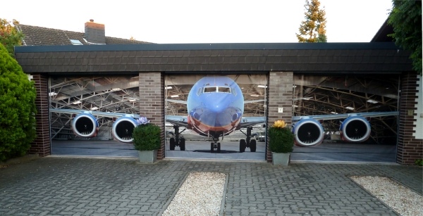 Garage Billboard Airplane Wall Design Ideer