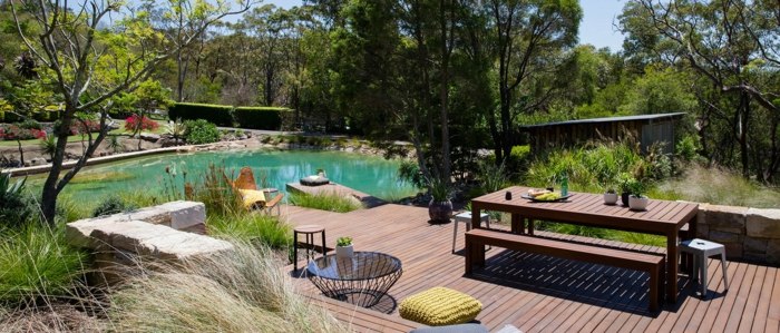 have design terrasse hårdttræ spiseplads pool sten