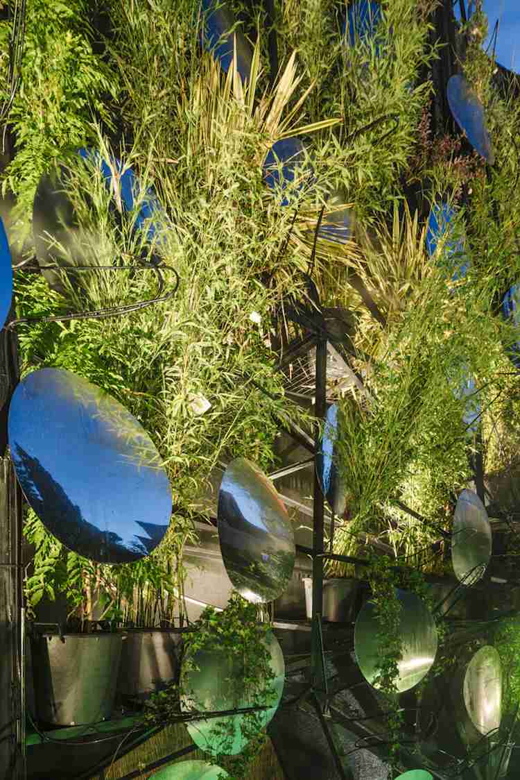 have-pool-luftkøling-system-vand-damp-planter-bambus-spejl-rund