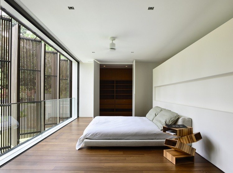have-stue-forbinde-åbne-soveværelse-seng-terrassedøre