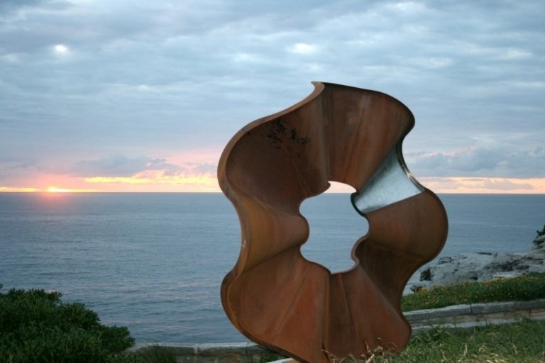 Gartendeko-Ideen-moderne-metal-have-skulptur