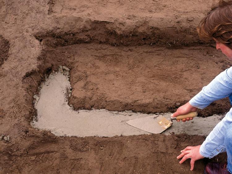 Byg-din-egen-have-trappe-vejledning-cement-glat-jævn