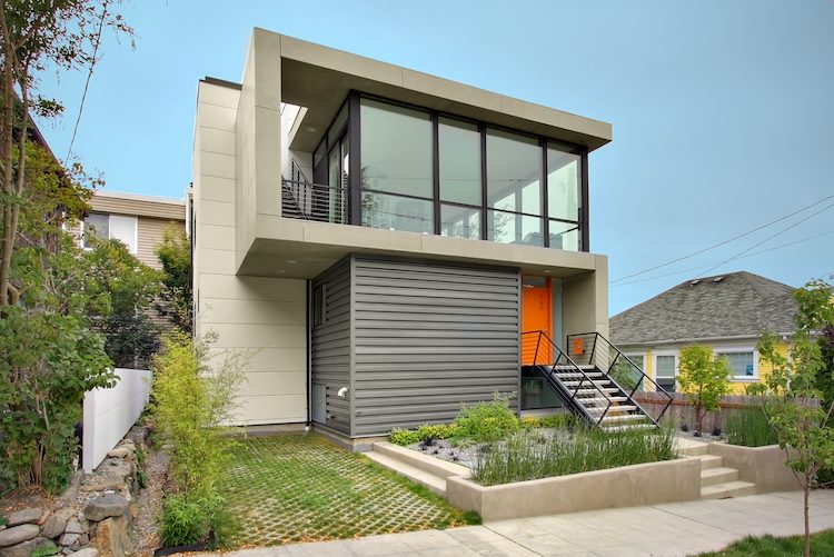 Byg-din-egen-have-trappe-metal-moderne-hus-beton