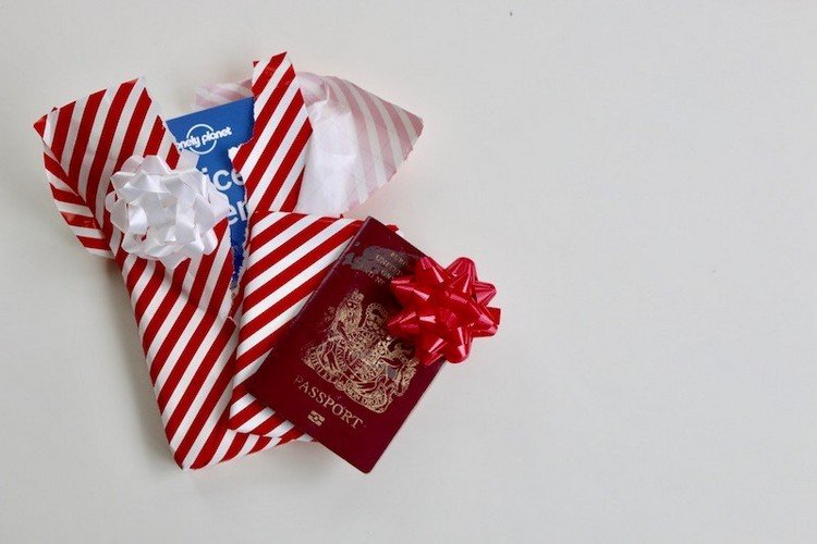 gaveindpakning rejsekupon tinker kreative ideer feriekupon lav dit eget pas rejseguide indpakningspapir