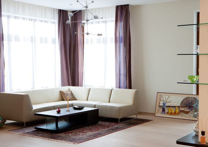 Rohový dizajn obývačky s prvkami japonského štýlu