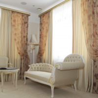 Canapea în stil clasic în sufragerie