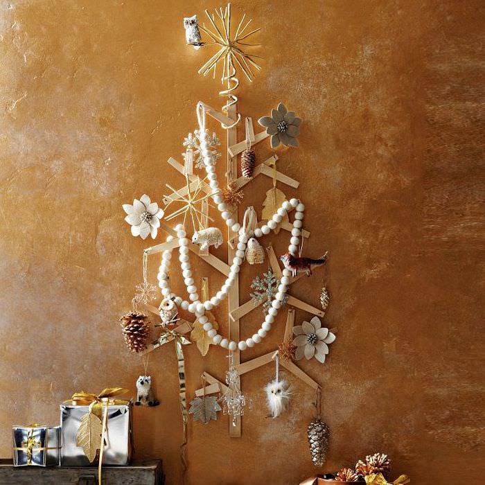 Dekoračný vianočný stromček z drevených dosiek