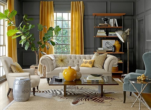 grå og gul i stuen accenter-gardiner-vase-puder