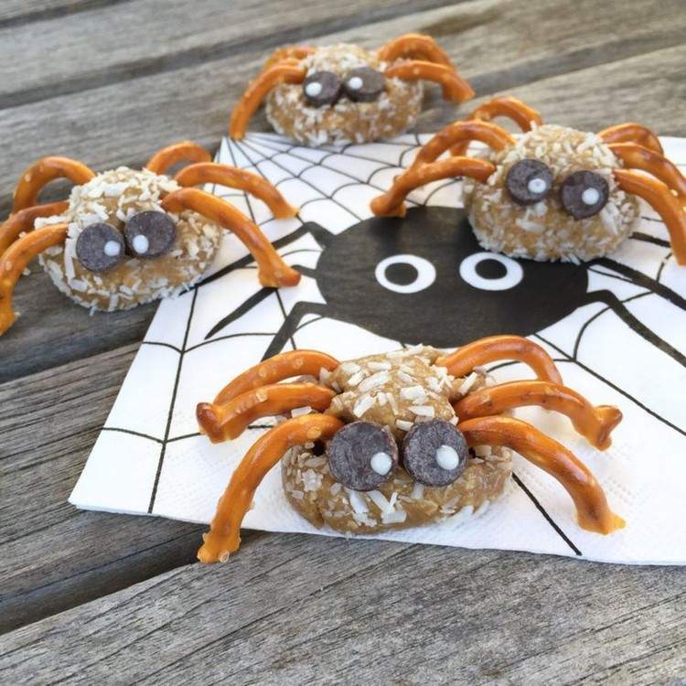 halloween-kiks-kreativt-design-bagt-salt-sticks-skræmmende