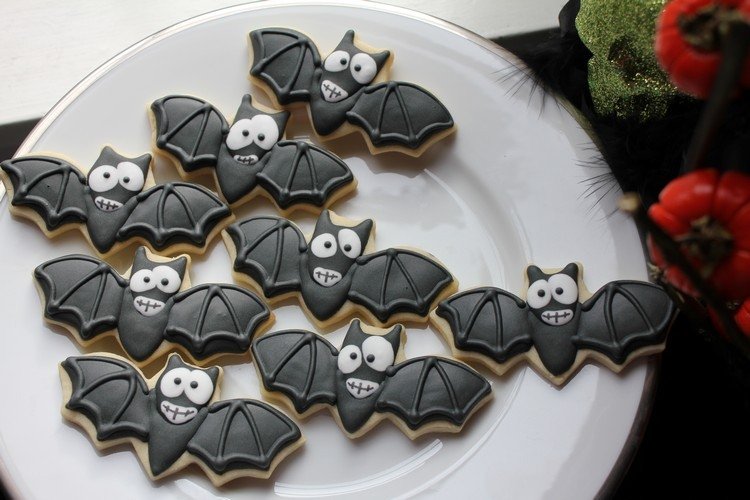 halloween-cookies-flagermus-dekorere-ansigter-ramme