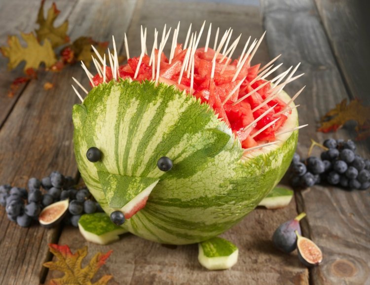 pindsvin-tandstikker-drue-vandmelon
