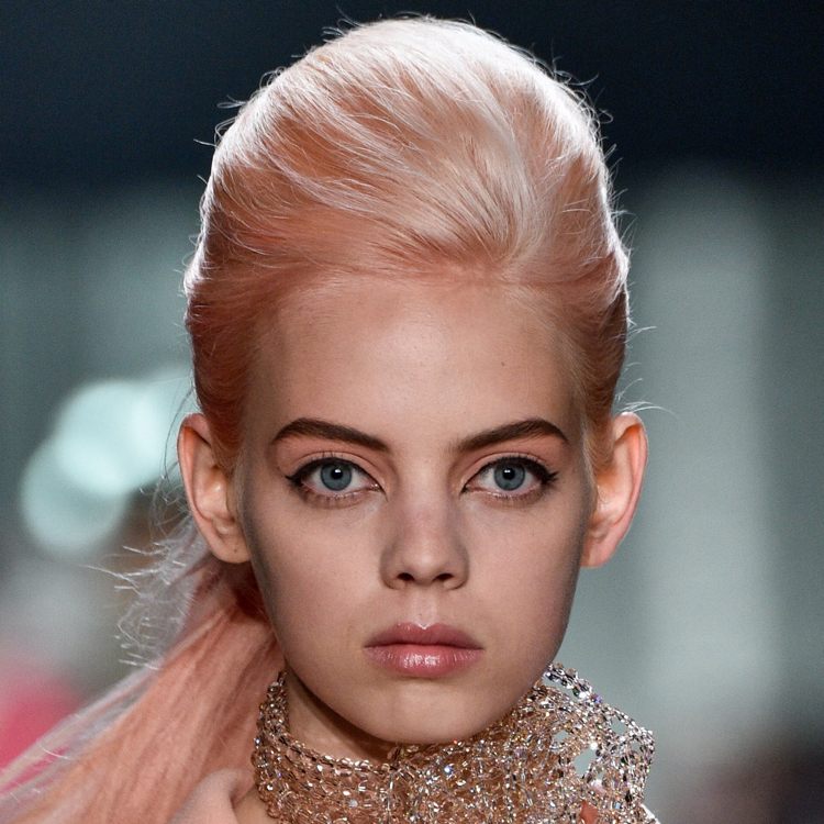 Hårfarve trend ferskenkoral Marc Jacobs forår 2019
