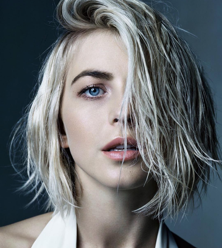 hårfarver tendenser 2019 kvinder kort hår blå øjne isblond