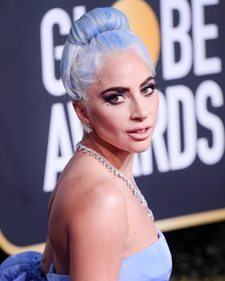 hårfarvetendenser 2019 kvinder platinblonde med pastelfarver Lady Gaga