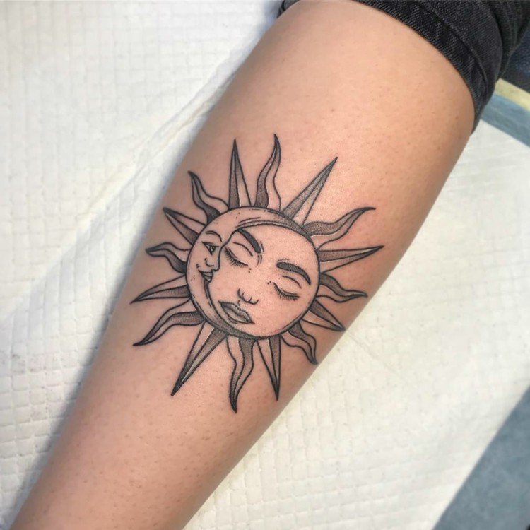 Crescent Sun Tattoo Betydning Overarm Tattoo Design Small