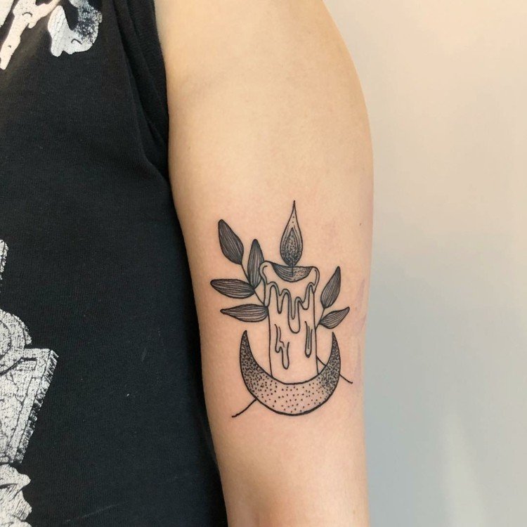 Lys tatovering Betydning Overarm tatovering motiv til kvinder lille