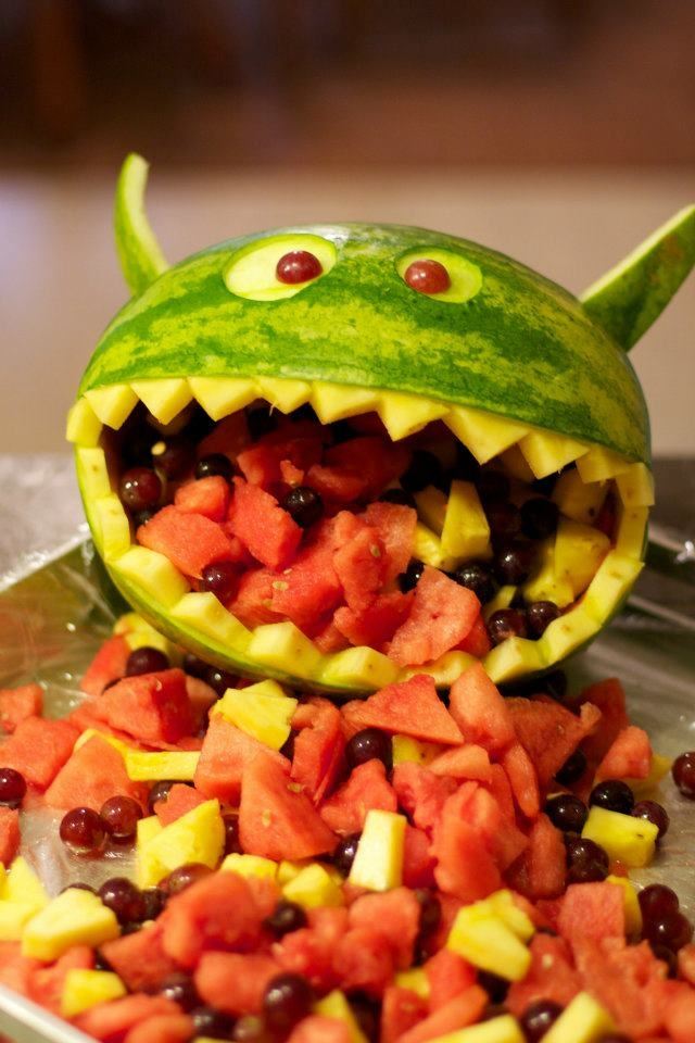 halloween-mad-ideer-vandmelon-monster-puking